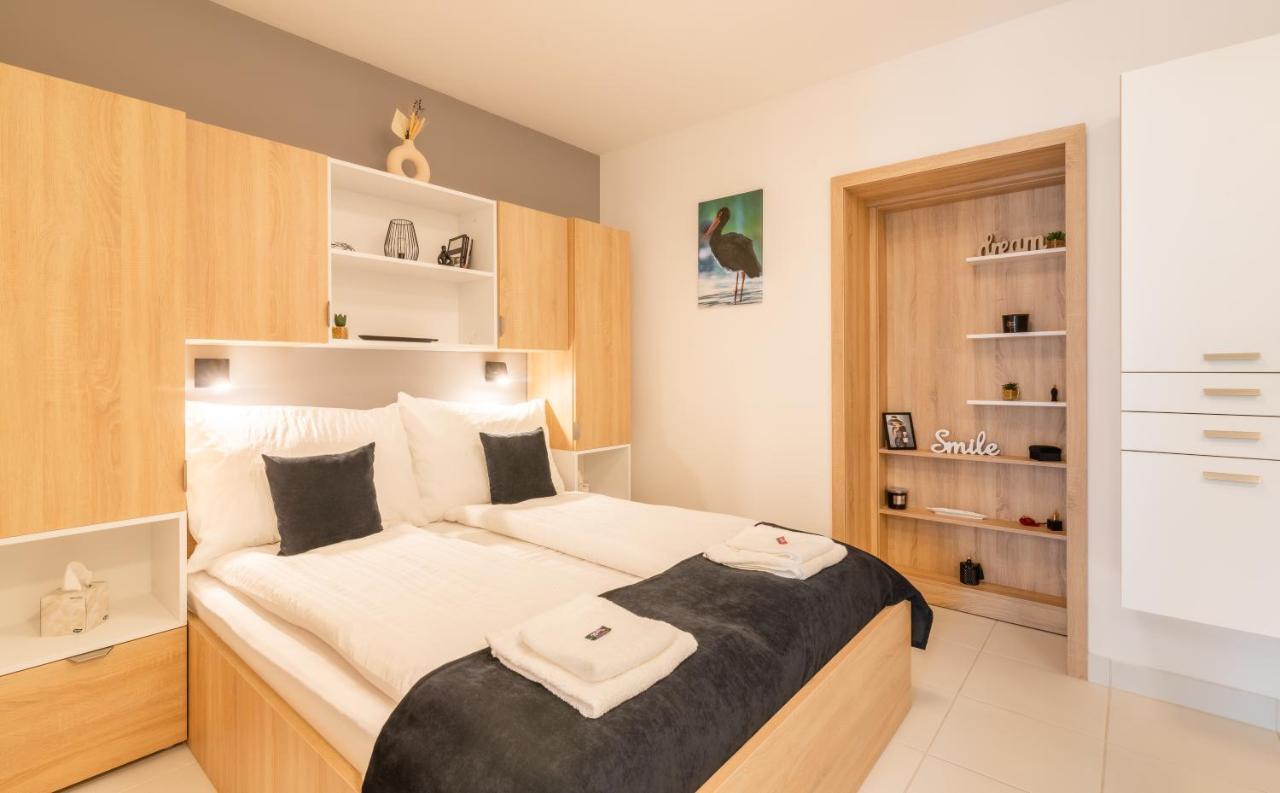 Jegmadar & Fekete Golya Apartmanok Mosonmagyaróvár Екстериор снимка